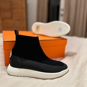 Hermes Via Calfskin/Knit Women’s Sneaker size 36-NIB